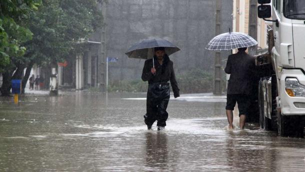 خسارت بارش سیل آسای باران در گیلان | تداوم بارش‌ها تا اواخر وقت امروز ادامه دارد
